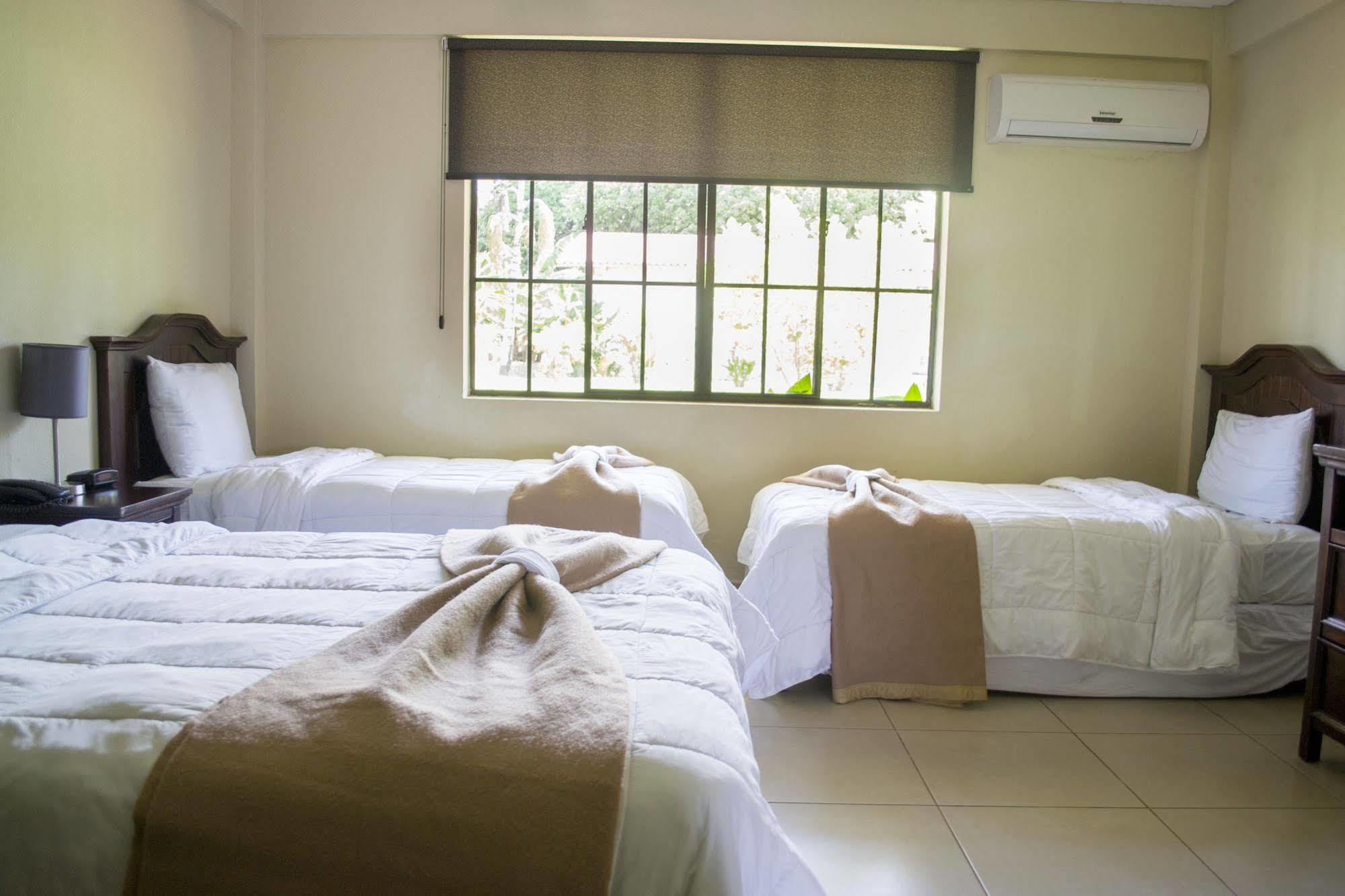 Farallones Hotel Chinandega Bagian luar foto