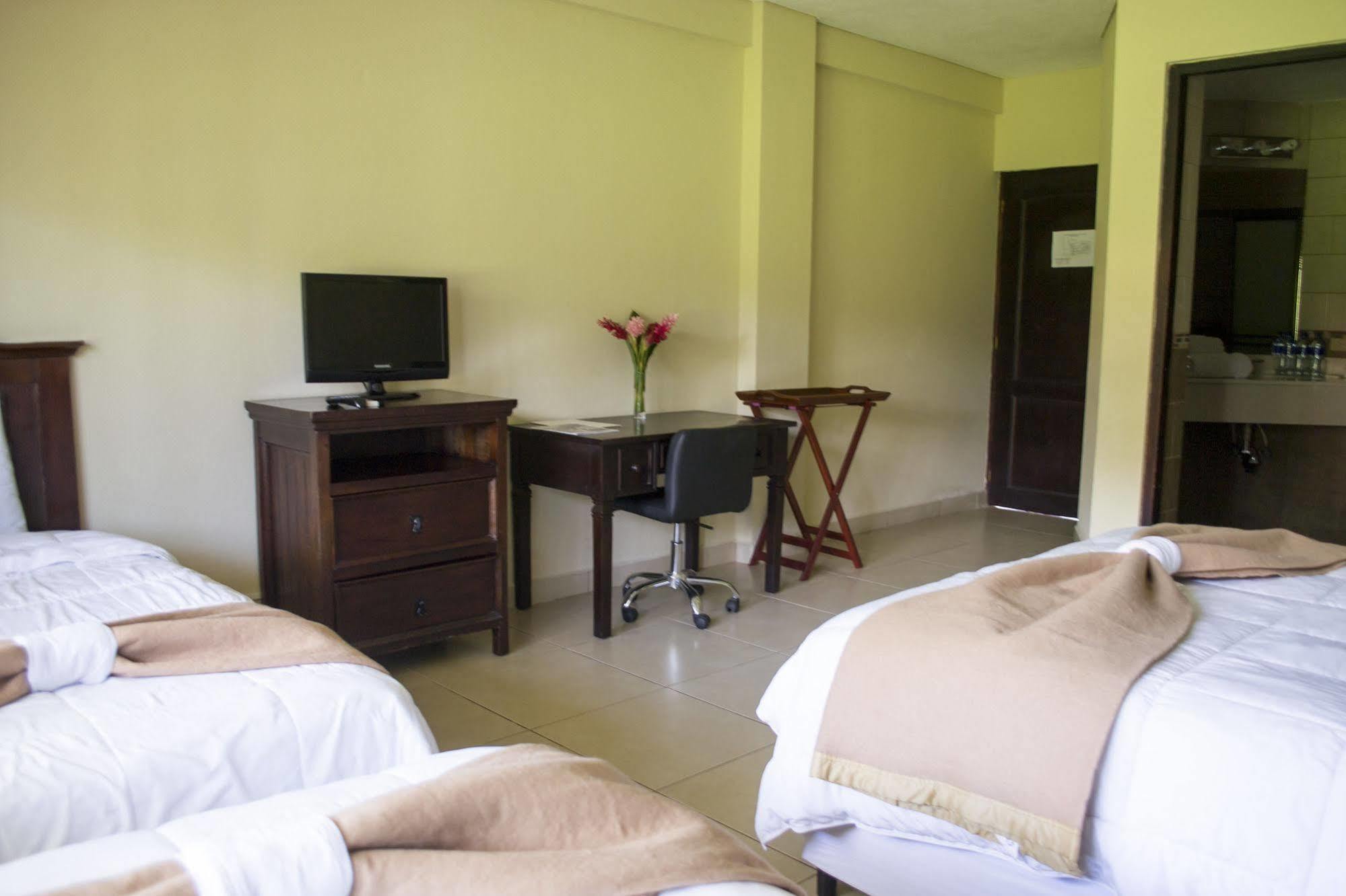 Farallones Hotel Chinandega Bagian luar foto