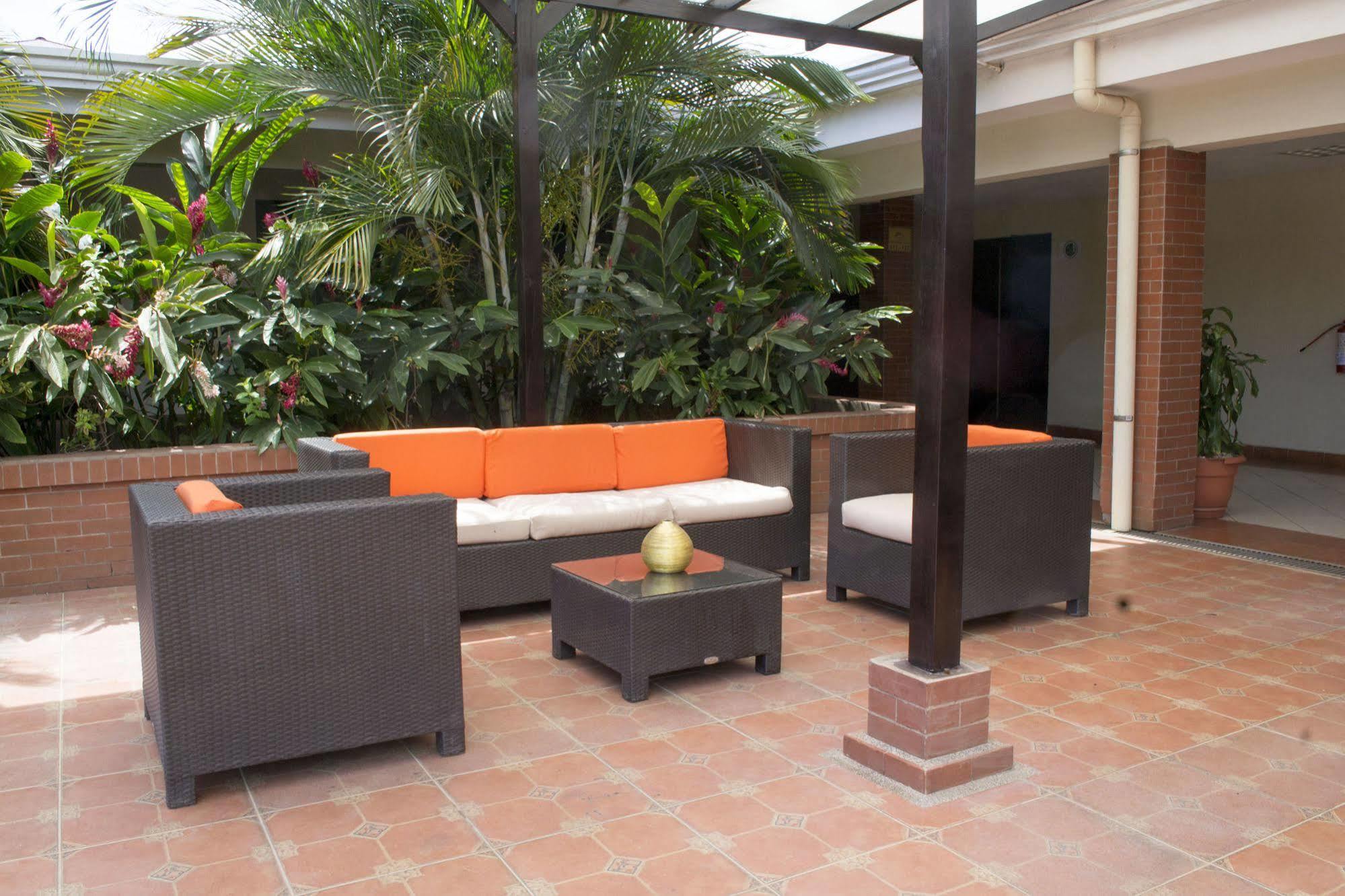 Farallones Hotel Chinandega Bagian luar foto