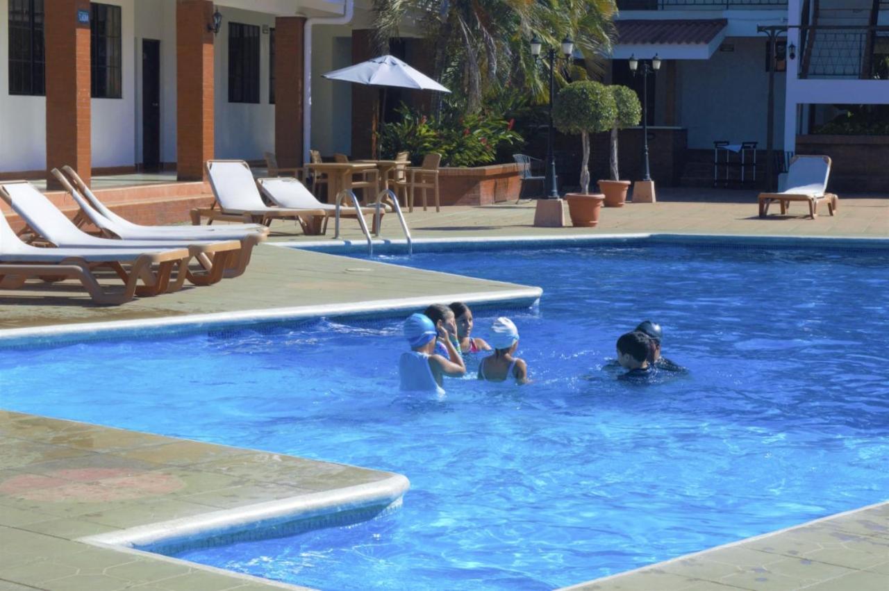 Farallones Hotel Chinandega Bagian luar foto